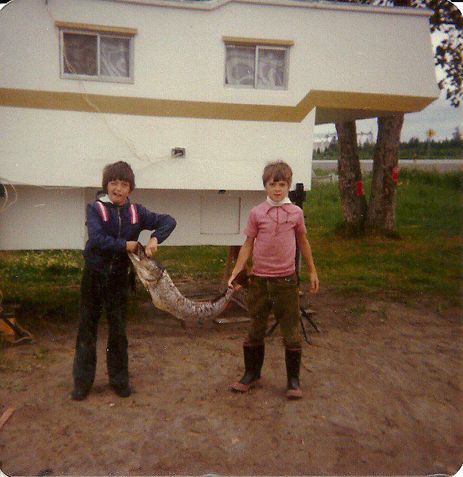 Beau brochet de Johnny et France Gagnon, environ 1980